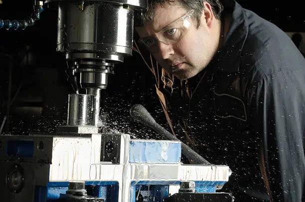 techniciens CNC roumains