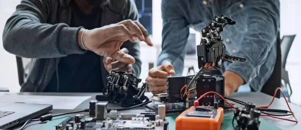techniciens en automatisme roumains